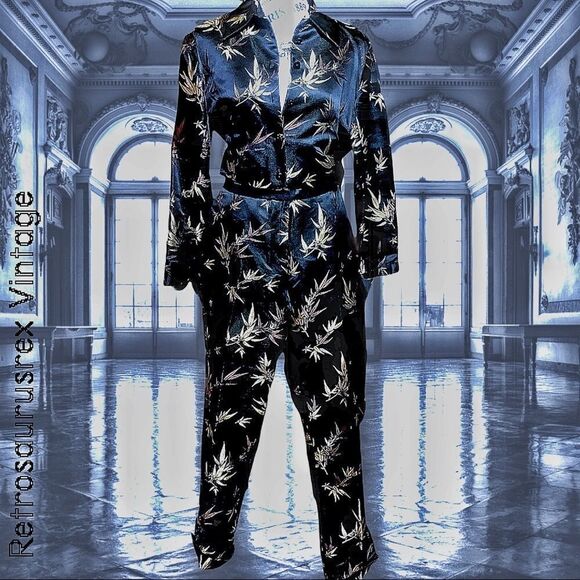 DESIGNER di Vita di luxe Satin Embroidered 2 Piece Crop Suit, Vintage Power Suit - Picture 2 of 8